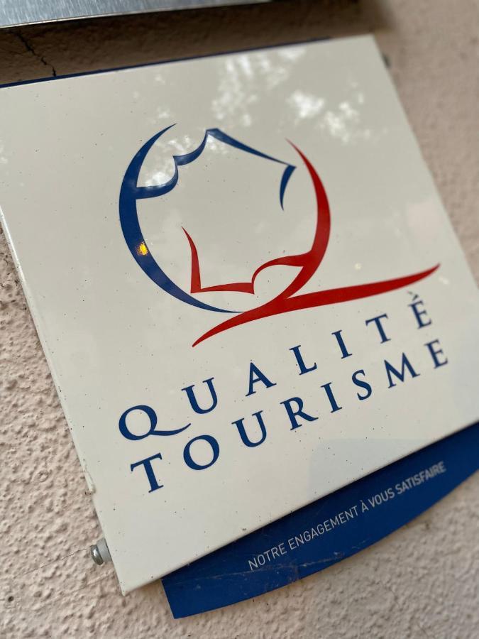 Contact Hotel Les Platanes Villeneuve Sur Lot Centre Exterior foto
