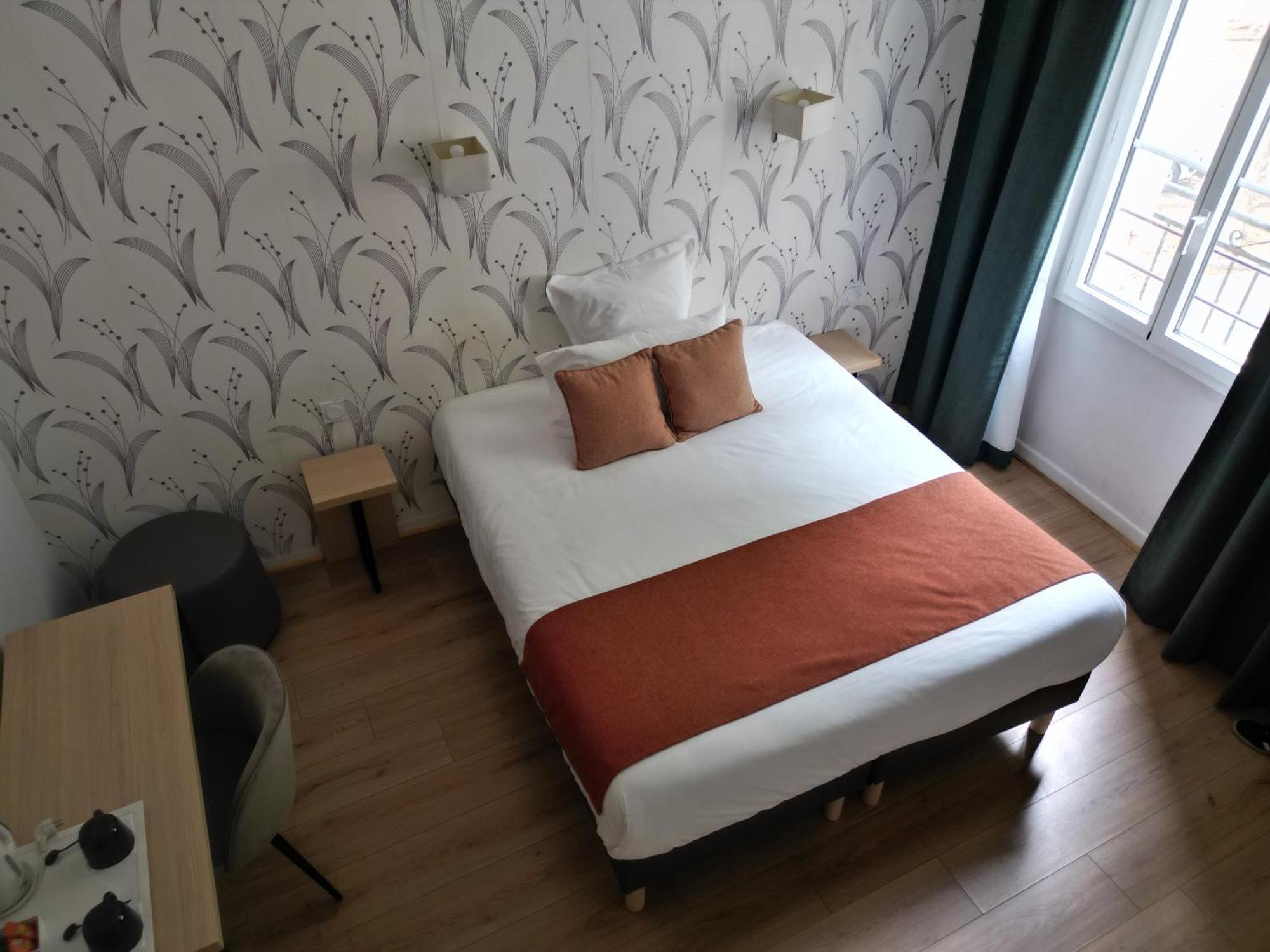 Contact Hotel Les Platanes Villeneuve Sur Lot Centre Exterior foto