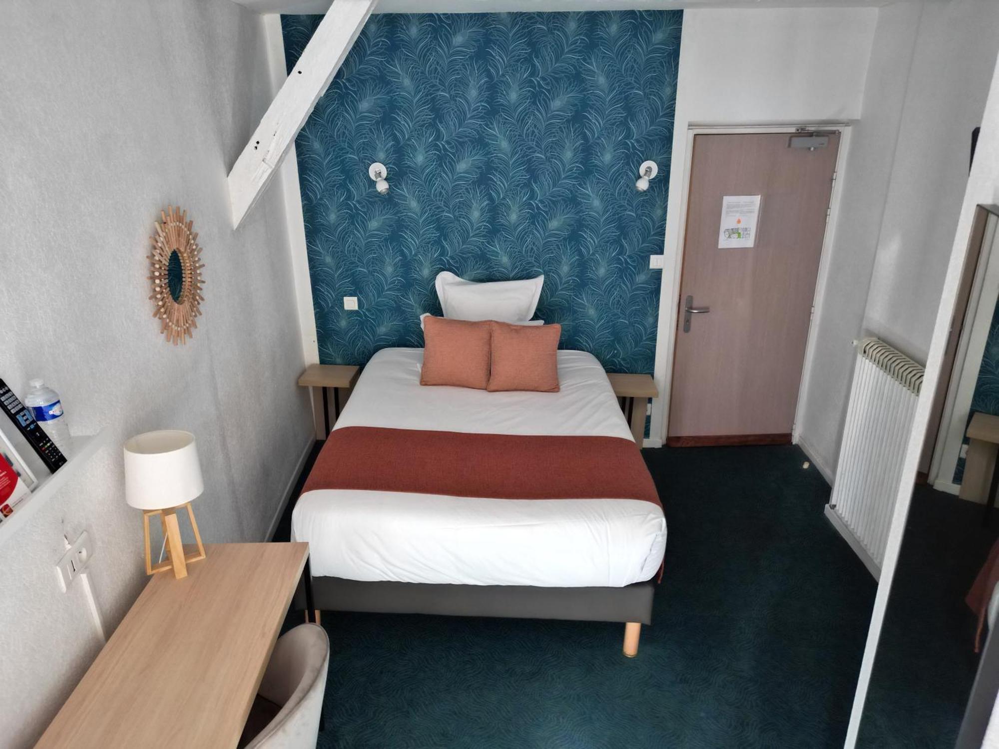 Contact Hotel Les Platanes Villeneuve Sur Lot Centre Exterior foto